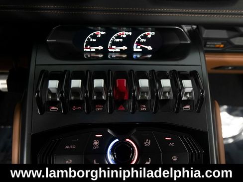 Used 2015 Lamborghini Huracan LP 610-4 AWD/4WD image 32