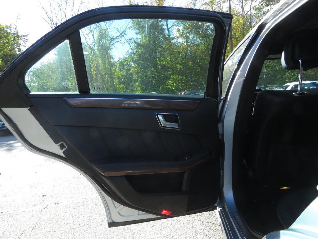 Used 2013 Mercedes-Benz E 350 4MATIC Sedan image 18