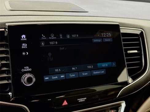 Used 2022 Honda Pilot Touring image 7