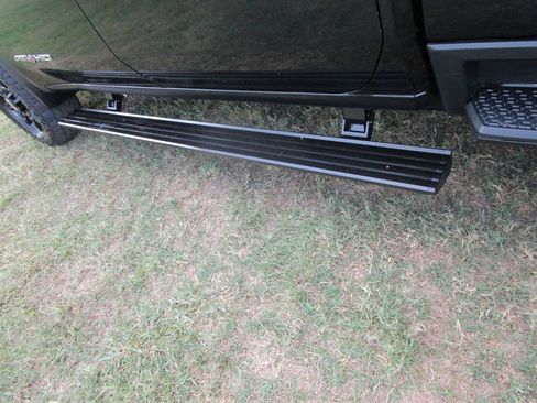 Used 2024 GMC Sierra 2500 AT4 w/ AT4 Premium Plus Package image 18