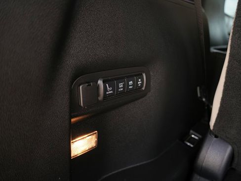 Used 2017 Ford Explorer Platinum AWD/4WD image 31