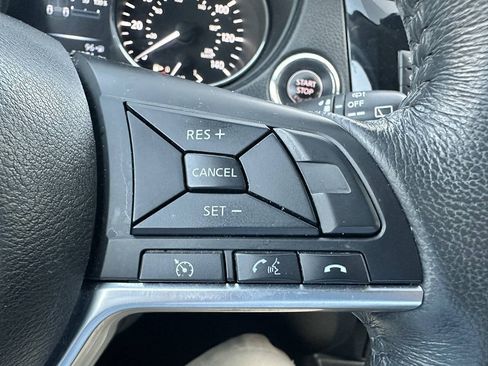 Used 2017 Nissan Rogue SV w/ SV Premium Package AWD/4WD image 34