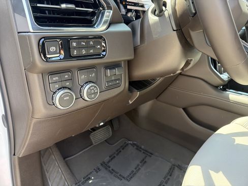 New 2026 GMC Yukon Elevation w/ Elevation Premium Package image 39