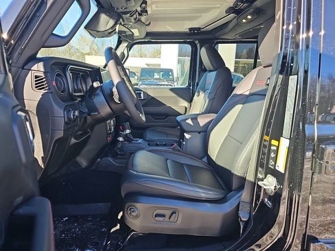 New 2026 Jeep Gladiator Rubicon w/ Safety Group image 10