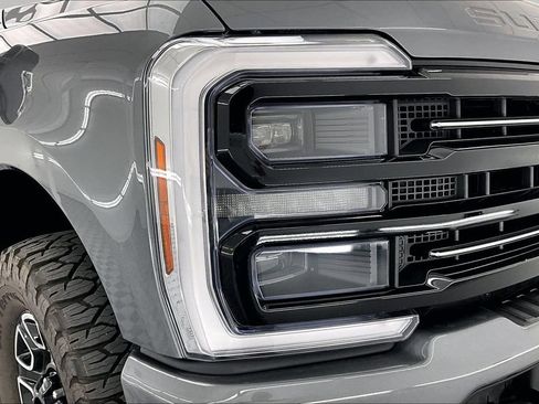 Used 2025 Ford F250 Platinum AWD/4WD image 30