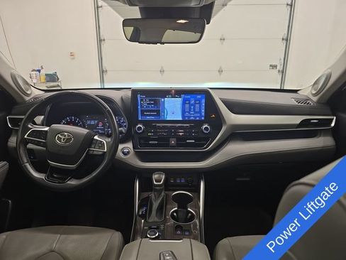 Used 2022 Toyota Highlander Platinum AWD/4WD image 14