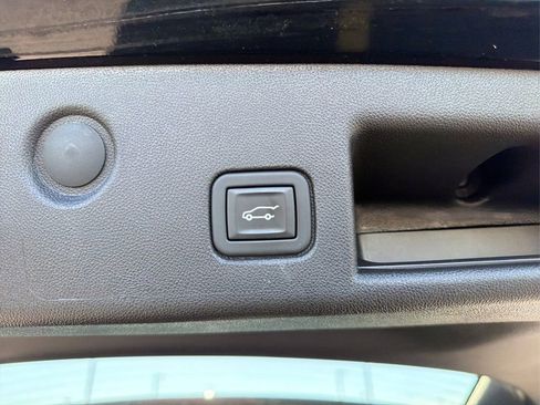 Used 2024 Chevrolet Equinox RS w/ RS Leather Package AWD/4WD image 24