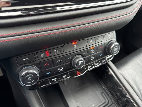 Used 2024 Dodge Durango R/T AWD/4WD image 10