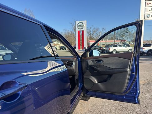 Used 2021 Nissan Rogue SV image 20