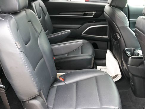 Used 2025 Kia Telluride S image 19
