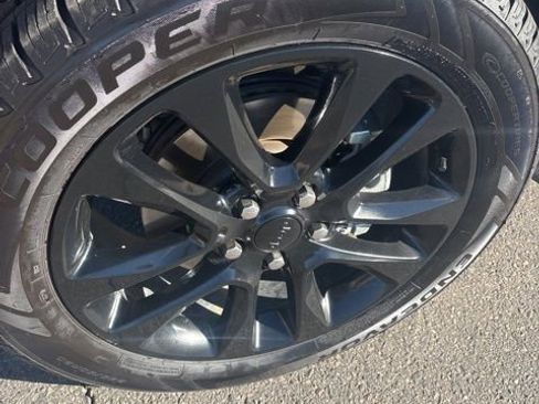 Used 2020 Jeep Grand Cherokee Altitude image 10