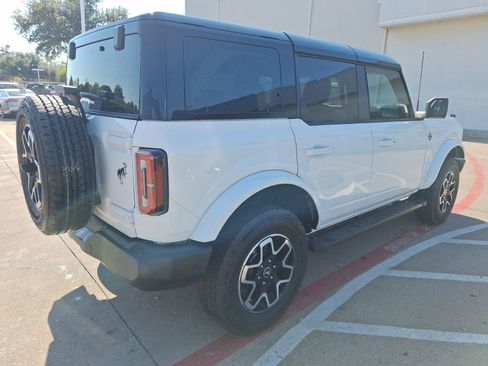 Used 2024 Ford Bronco Outer Banks image 6