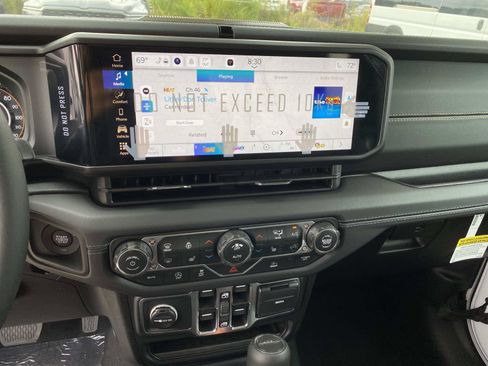 New 2026 Jeep Gladiator Sport AWD/4WD image 12