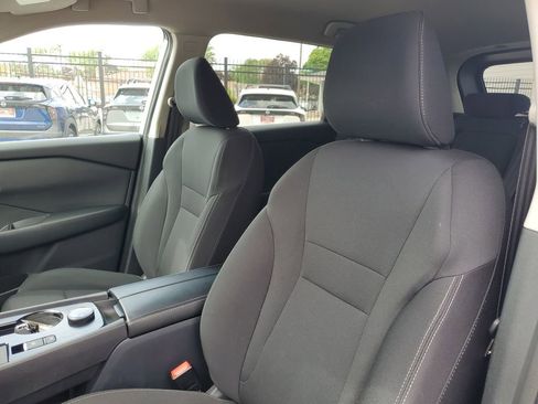 Used 2024 Nissan Rogue S AWD/4WD image 15