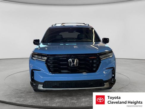 Used 2024 Honda Pilot TrailSport image 2
