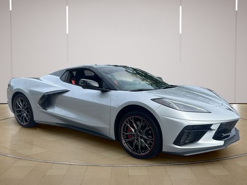 Used 2026 Chevrolet Corvette Stingray Premium Conv w/ Z51 Performance Package RWD image 9