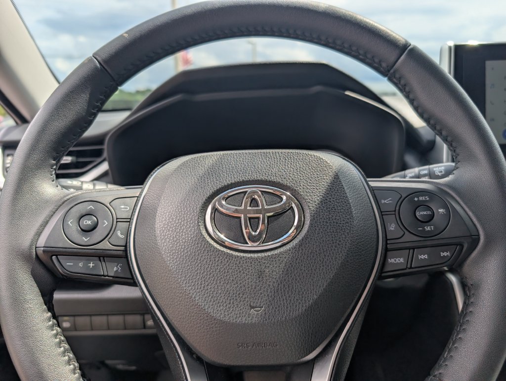 Used 2024 Toyota RAV4 XLE Premium FWD image 21
