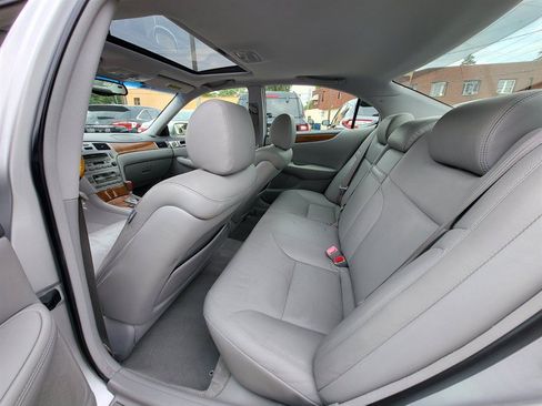 Used 2005 Lexus ES 330 FWD image 11