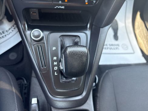 Used 2017 Ford Focus SE FWD image 23