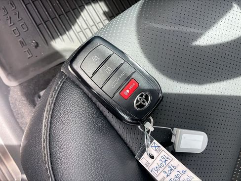 Used 2026 Toyota Grand Highlander AWD Hybrid image 15