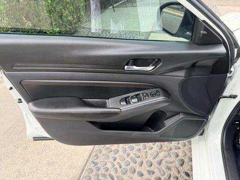 Used 2022 Nissan Altima 2.5 SR w/ Midnight Edition Package image 13