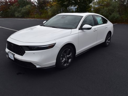 New 2025 Honda Accord EX-L image 1