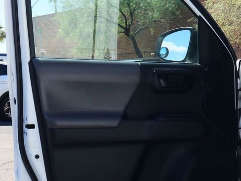 Used 2022 Toyota Tacoma SR image 28