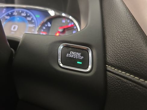 Certified 2017 GMC Acadia Denali w/ Technology Package AWD/4WD image 27