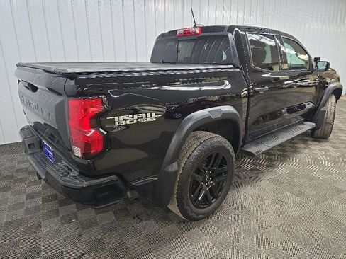 Used 2023 Chevrolet Colorado Trail Boss w/ Technology Package AWD/4WD image 10