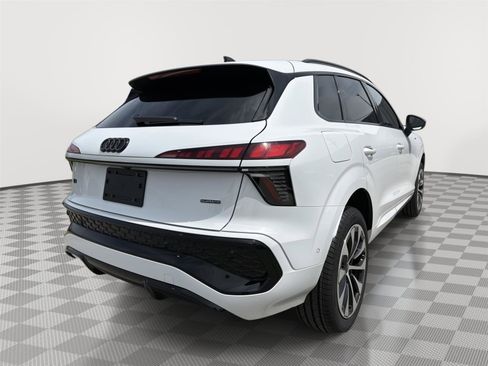 New 2026 Audi Q3 quattro 2.0T AWD/4WD image 5