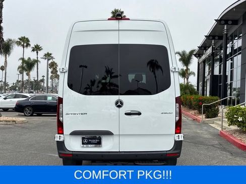 Used 2025 Mercedes-Benz Sprinter 2500 image 4
