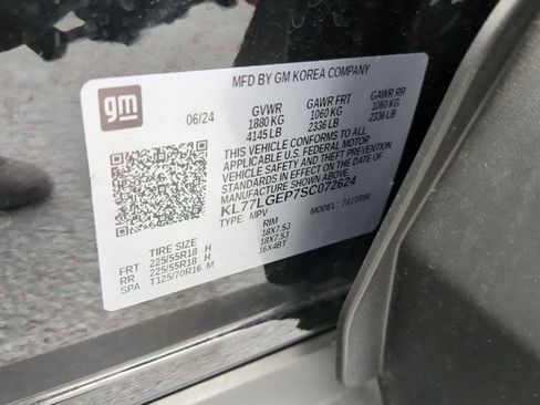Used 2025 Chevrolet Trax RS w/ Sunroof Package FWD image 29