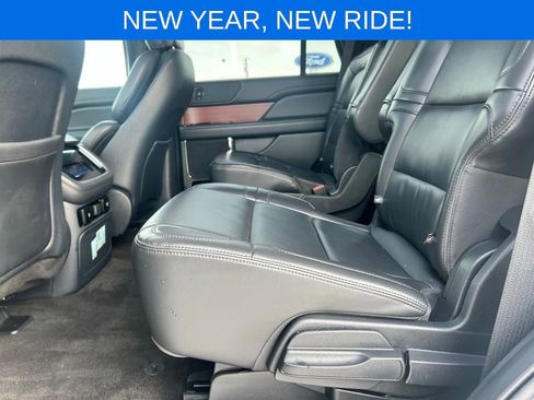 Used 2024 Lincoln Navigator Premiere image 19