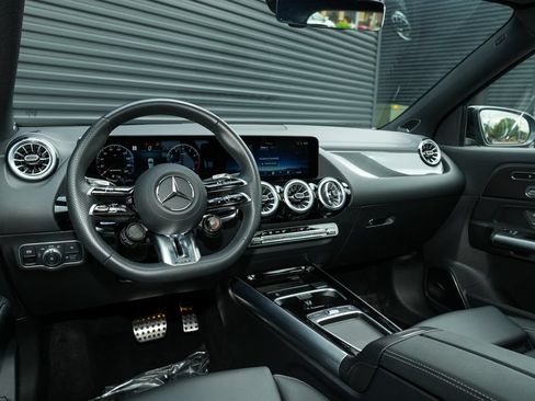 Used 2024 Mercedes-Benz GLA 35 AMG 4MATIC image 31