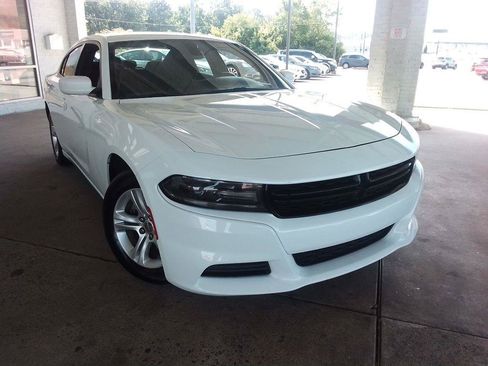Used 2021 Dodge Charger SXT RWD image 2