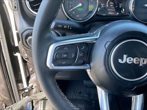 Used 2023 Jeep Wrangler Unlimited Sahara AWD/4WD image 11