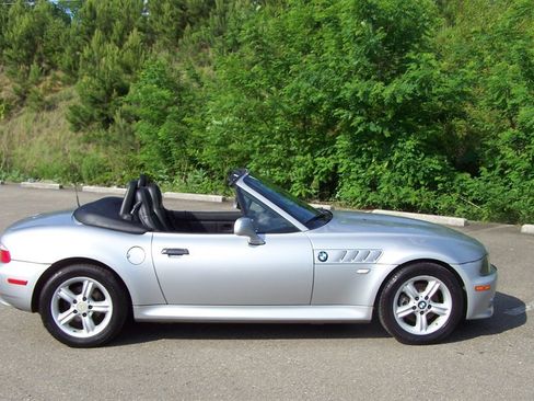 Used 2000 BMW Z3 2.5i RWD image 6