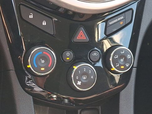 Used 2020 Chevrolet Sonic LT w/ Convenience Package FWD image 17