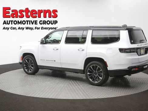 Used 2025 Jeep Grand Wagoneer Series III w/ Rear Seat Video Group 1 AWD/4WD image 68