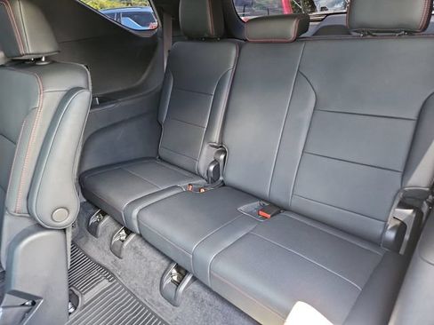 Used 2024 Chevrolet Traverse Z71 w/ Enhanced Driving Package AWD/4WD image 12
