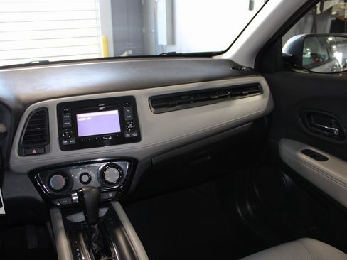 Used 2022 Honda HR-V LX image 23