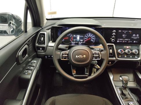 Used 2023 Kia Sorento LX FWD image 22