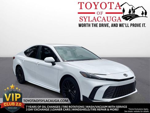 Used 2026 Toyota Camry SE w/ Multimedia Upgrade Package FWD image 1
