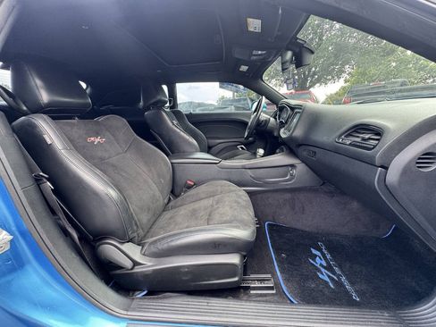 Used 2016 Dodge Challenger R/T Scat Pack w/ Leather Interior Group RWD image 13