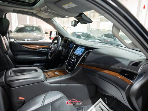 Used 2020 Cadillac Escalade ESV Luxury w/ Escalade Sport Edition AWD/4WD image 15