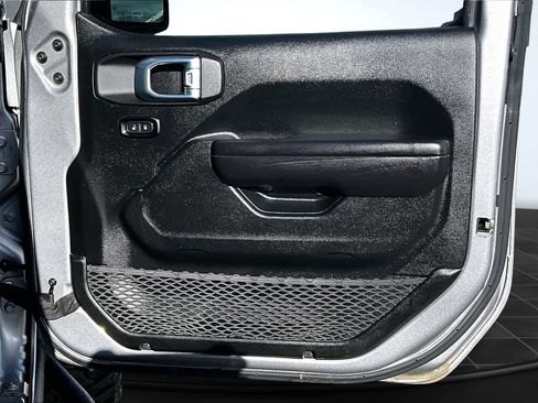 Used 2021 Jeep Wrangler Sport S image 29