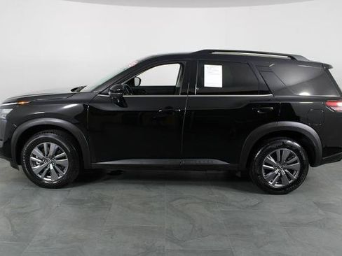 Certified 2025 Nissan Pathfinder SV FWD image 14