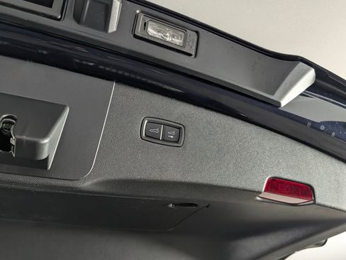 New 2026 Porsche Cayenne Coupe AWD/4WD image 18
