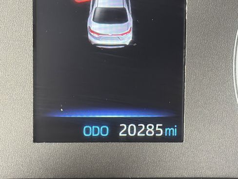 Used 2024 Toyota Corolla LE image 5