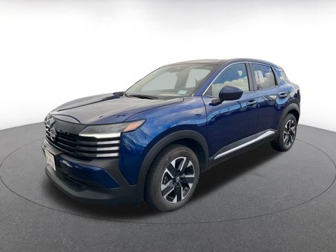 Used 2025 Nissan Kicks SV image 3